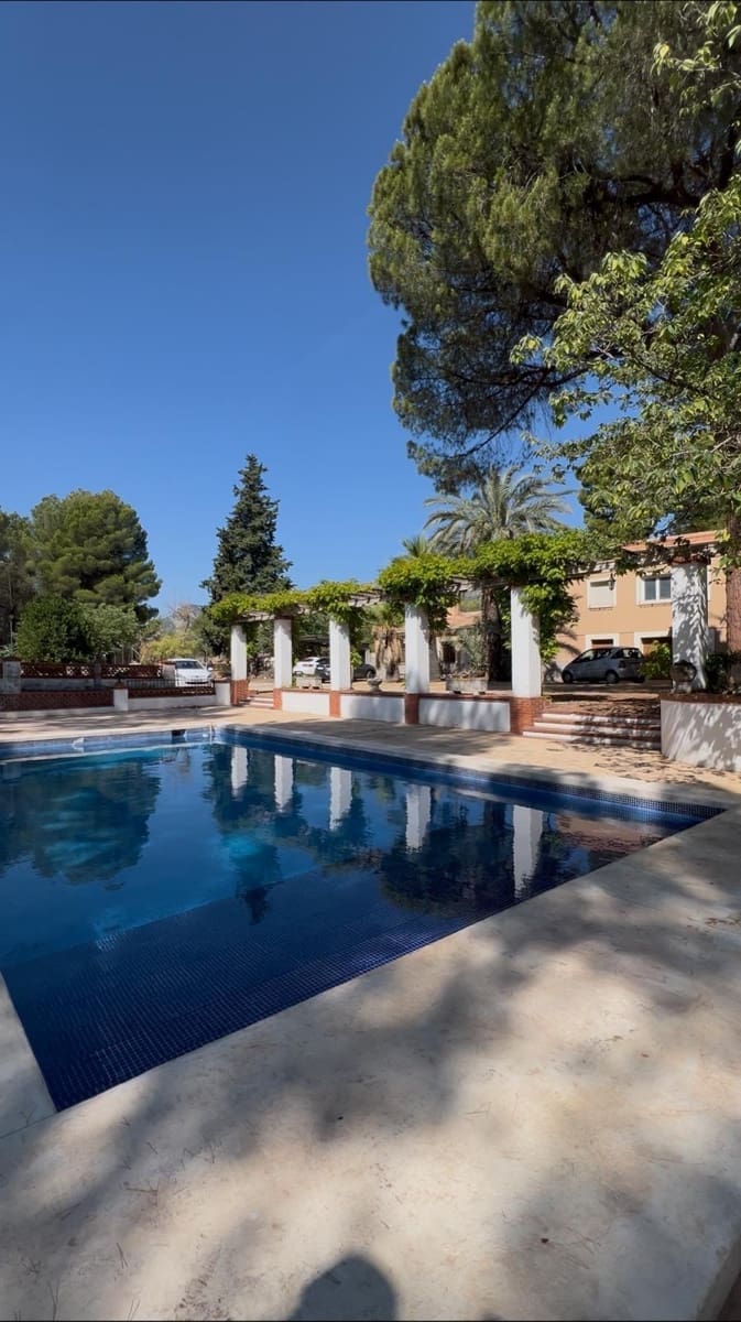 5 soveværelse Villa til salg i Cocentaina med swimmingpool - € 400.000 (Ref: 9548373)