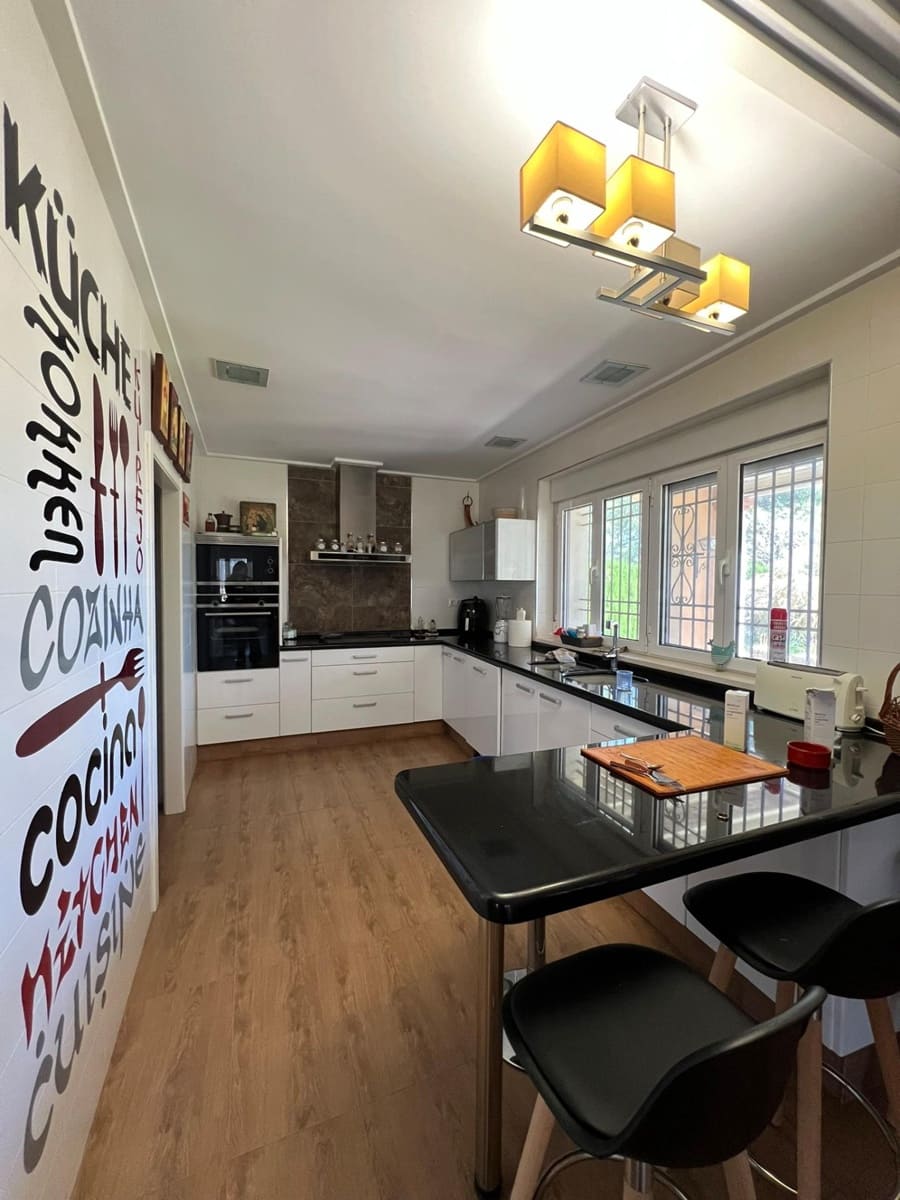 5 soveværelse Villa til salg i Cocentaina med swimmingpool - € 400.000 (Ref: 9548373)