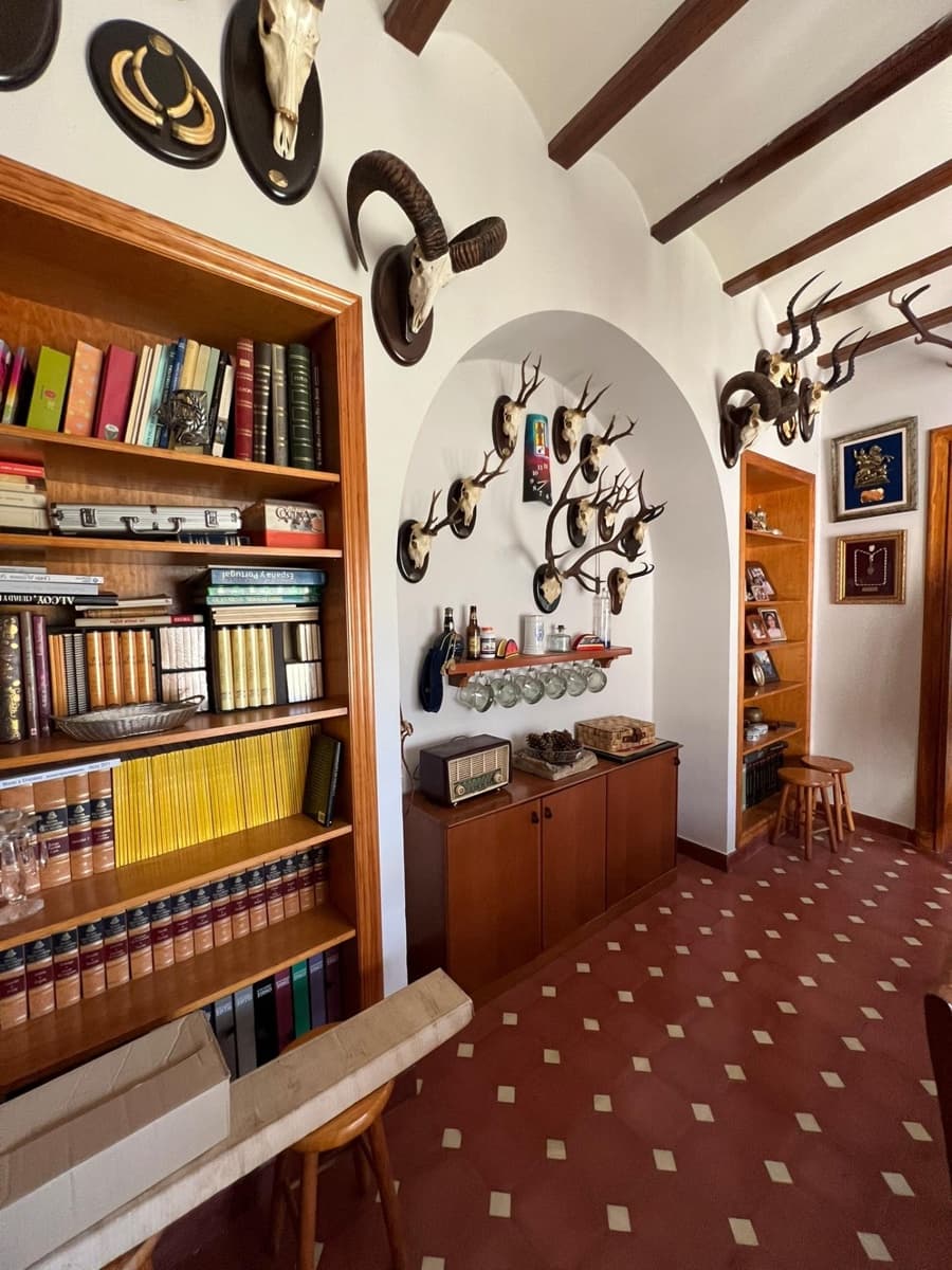 5 soveværelse Villa til salg i Cocentaina med swimmingpool - € 400.000 (Ref: 9548373)