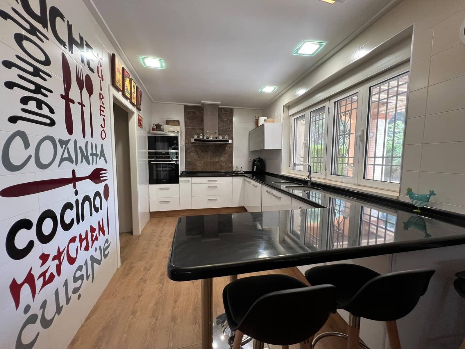 5 soveværelse Villa til salg i Cocentaina med swimmingpool - € 400.000 (Ref: 9548373)