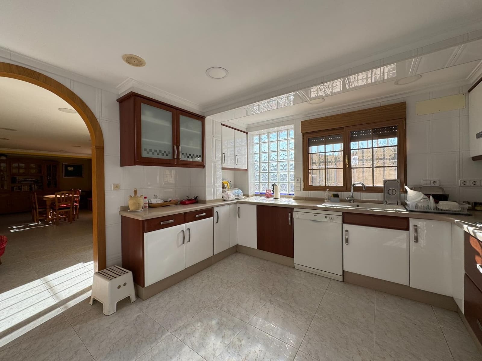 5 soveværelse Villa til salg i Cocentaina med swimmingpool garage - € 280.000 (Ref: 9548375)