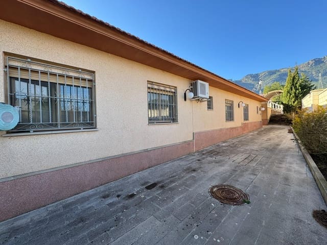 5 soveværelse Villa til salg i Cocentaina med swimmingpool garage - € 280.000 (Ref: 9548375)