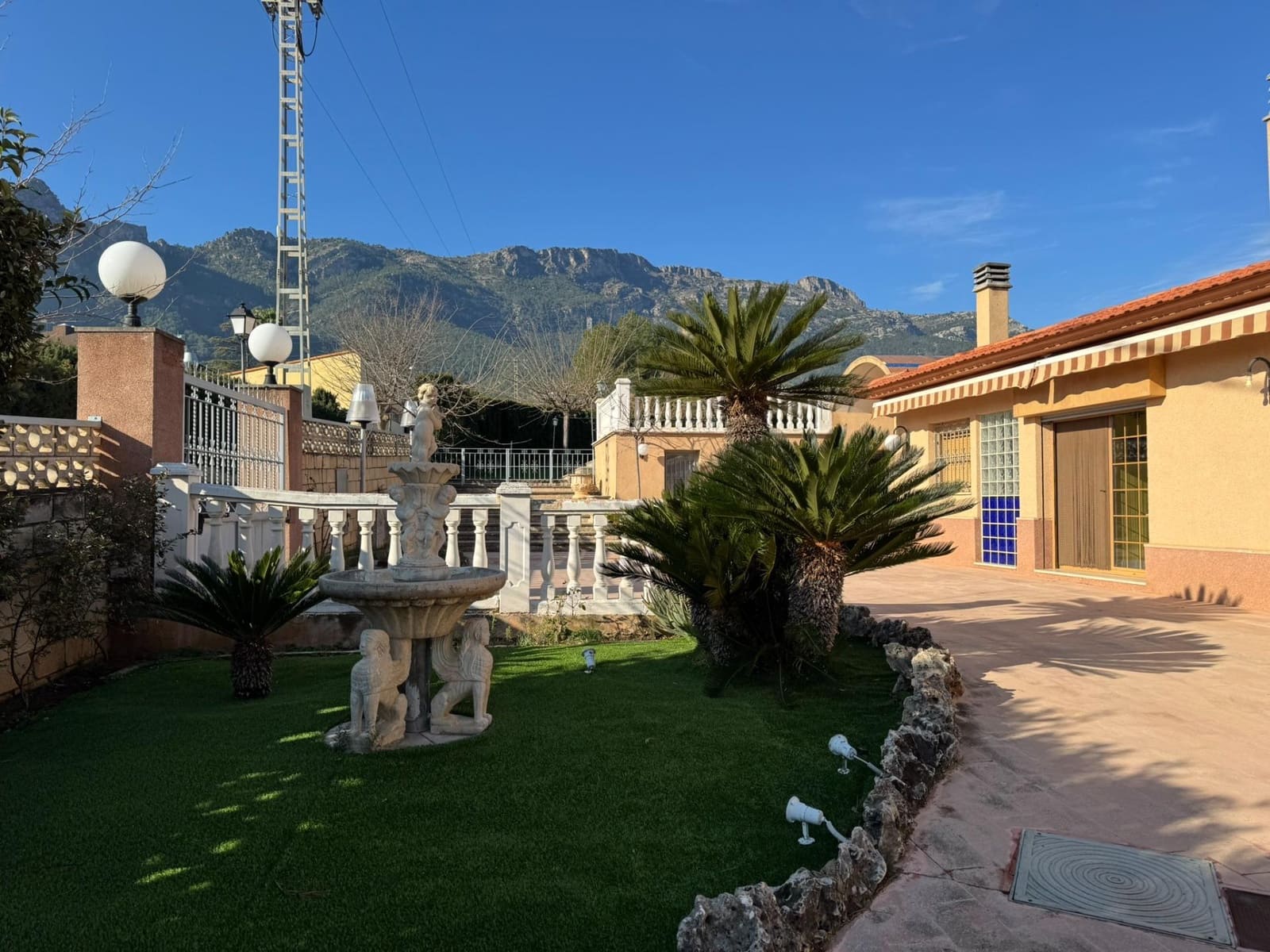 5 soveværelse Villa til salg i Cocentaina med swimmingpool garage - € 280.000 (Ref: 9548375)