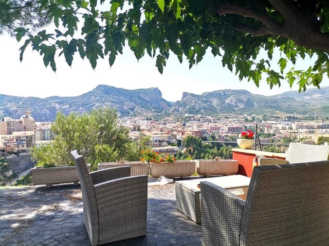 4 sovrum Villa till salu i Alcoy / Alcoi med pool garage - 430 000 € (Ref: 9548376)