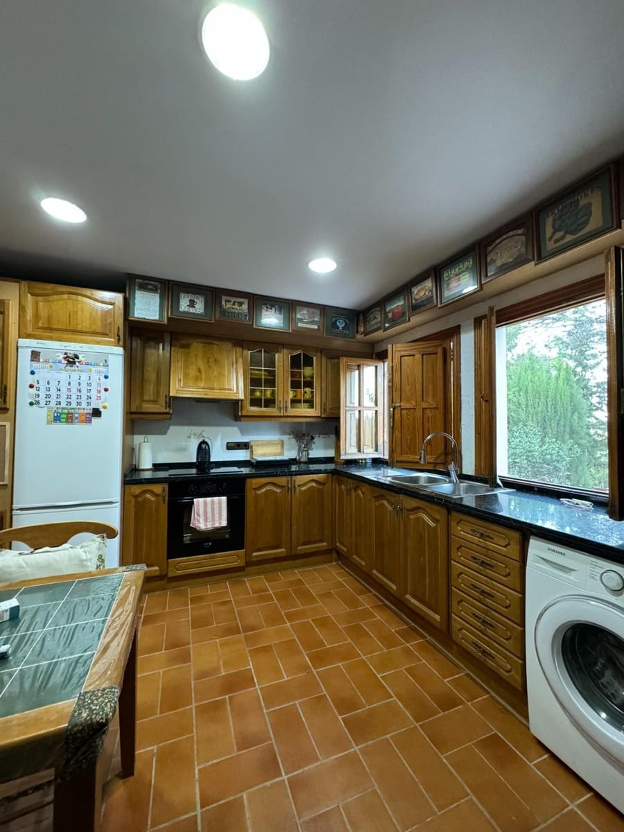 Chalet de 6 habitaciones en Muro de Alcoy en venta con piscina garaje - 280.000 € (Ref: 9551677)