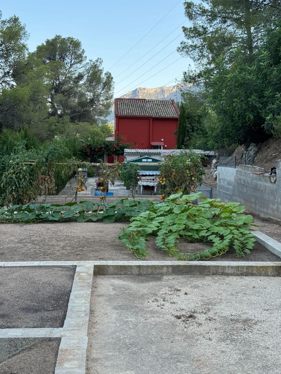 Chalet de 6 habitaciones en Muro de Alcoy en venta con piscina garaje - 280.000 € (Ref: 9551677)