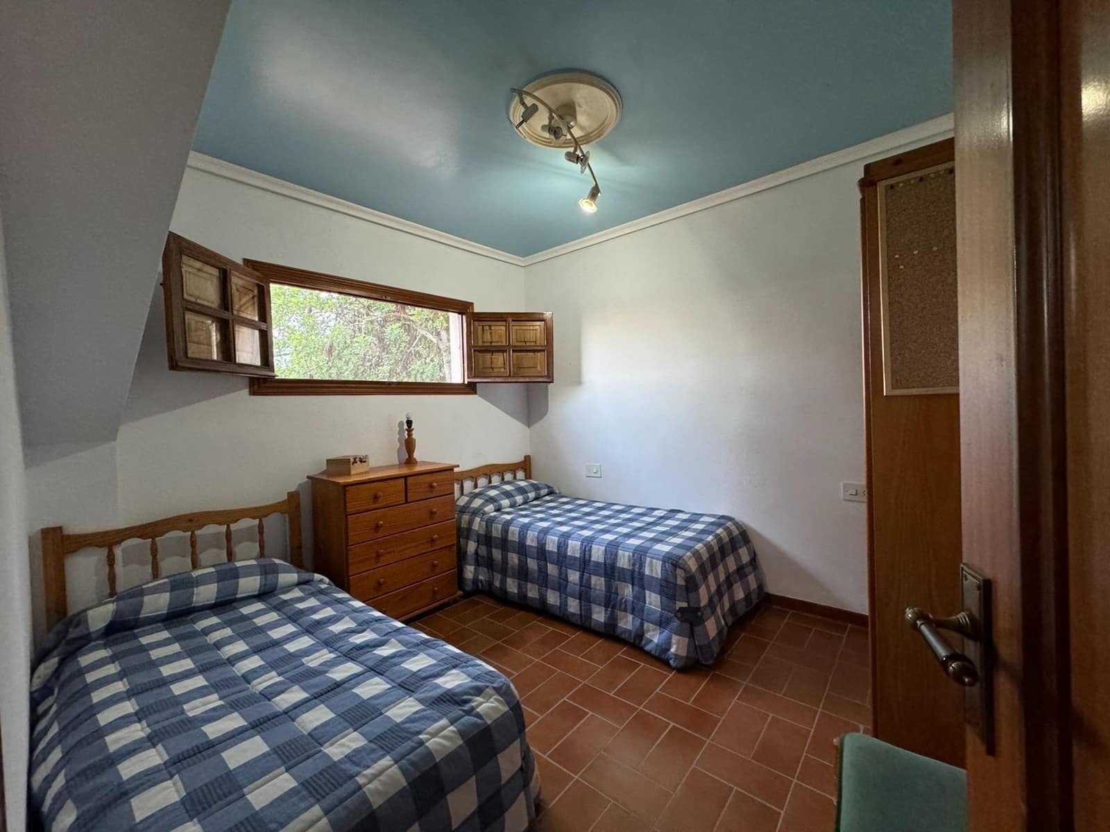 Chalet de 6 habitaciones en Muro de Alcoy en venta con piscina garaje - 280.000 € (Ref: 9551677)