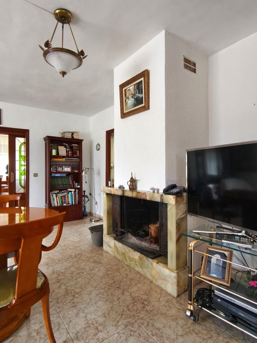 5 bedroom Villa for sale in Cocentaina with garage - € 369,000 (Ref: 9627691)