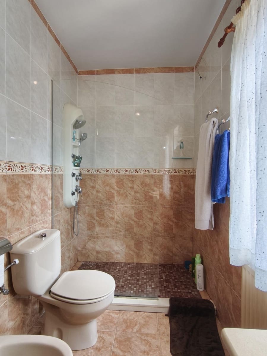 5 bedroom Villa for sale in Cocentaina with garage - € 369,000 (Ref: 9627691)