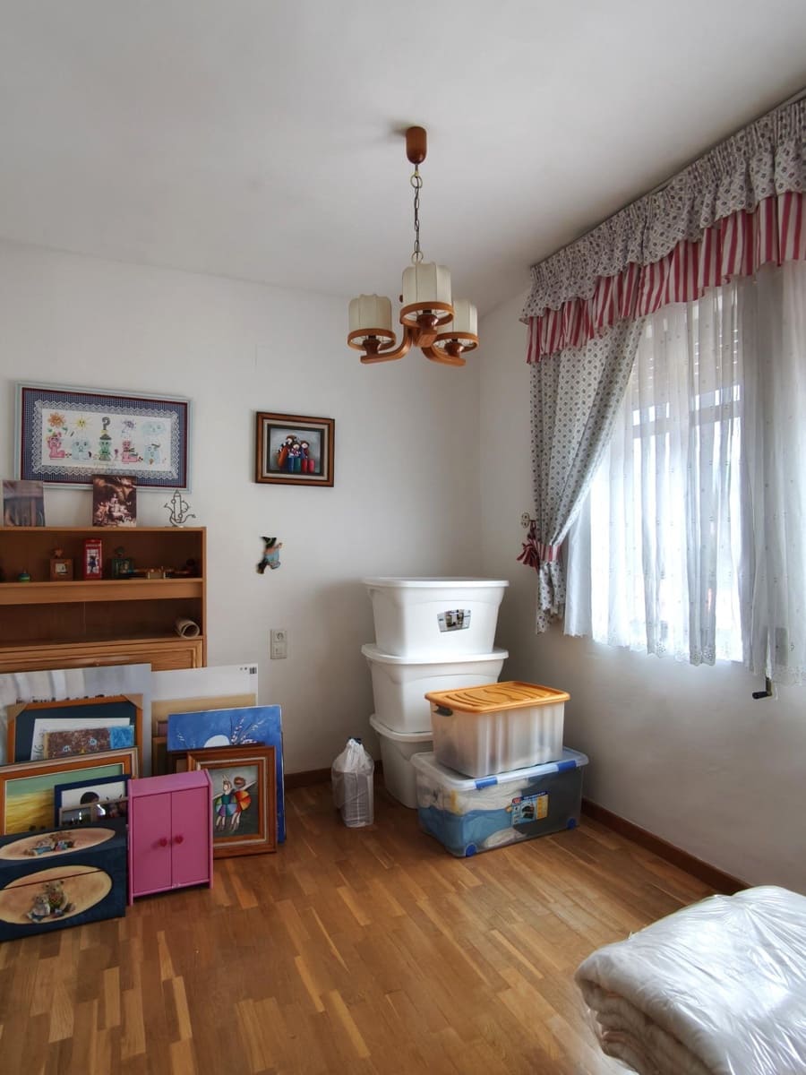 5 bedroom Villa for sale in Cocentaina with garage - € 369,000 (Ref: 9627691)