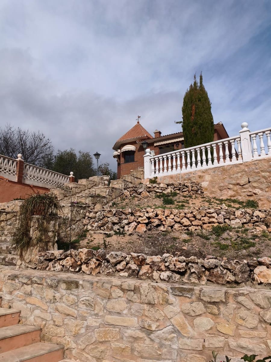 5 bedroom Villa for sale in Cocentaina with garage - € 369,000 (Ref: 9627691)