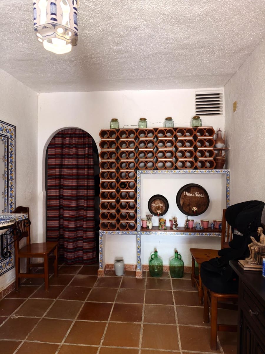 5 bedroom Villa for sale in Cocentaina with garage - € 369,000 (Ref: 9627691)