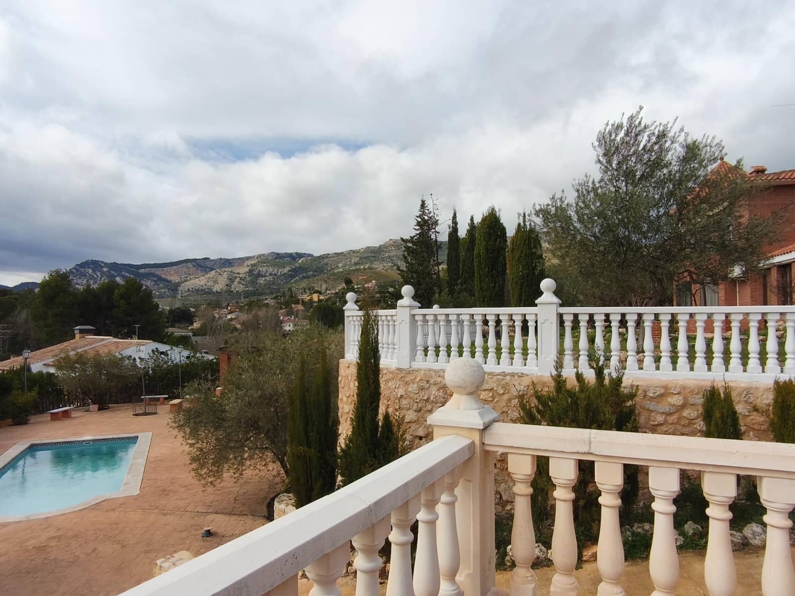 5 bedroom Villa for sale in Cocentaina with garage - € 369,000 (Ref: 9627691)