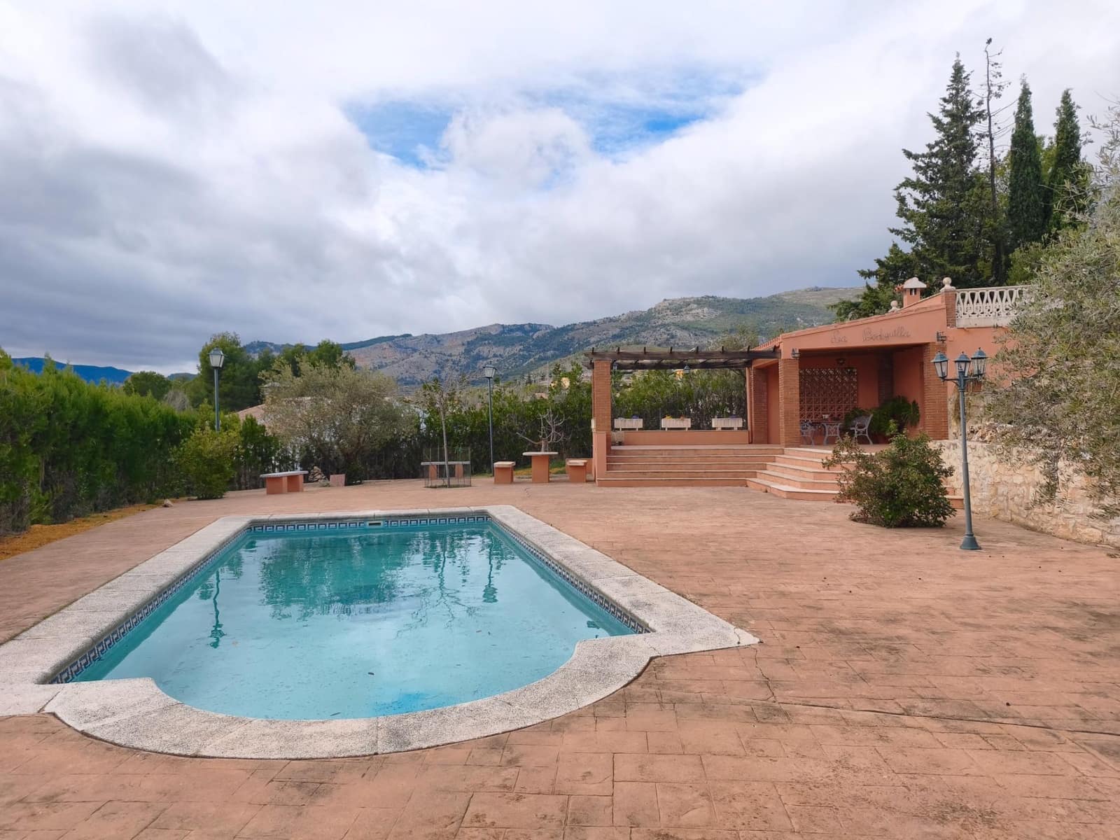 5 bedroom Villa for sale in Cocentaina with garage - € 369,000 (Ref: 9627691)