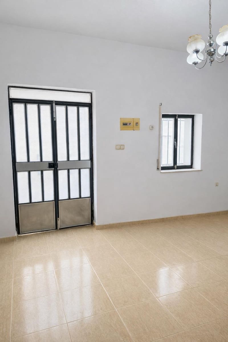 4 bedroom Townhouse for sale in Olula del Rio - € 60,000 (Ref: 9639545)