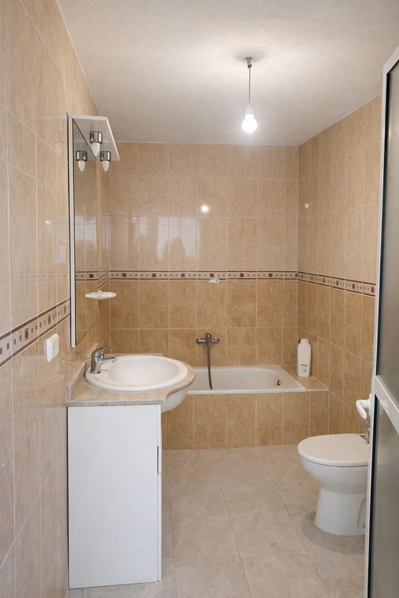 4 bedroom Townhouse for sale in Olula del Rio - € 60,000 (Ref: 9639545)