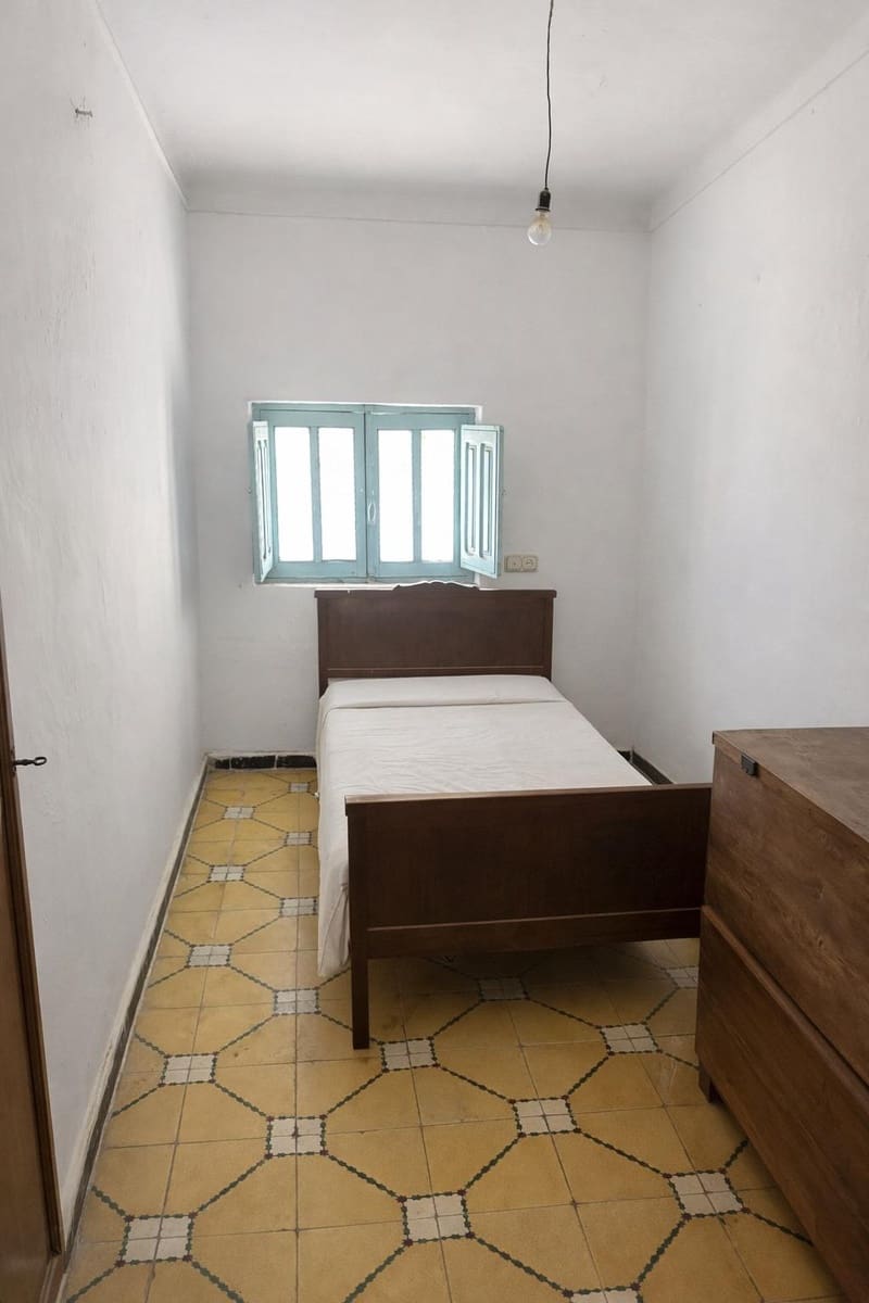 4 bedroom Townhouse for sale in Olula del Rio - € 60,000 (Ref: 9639545)