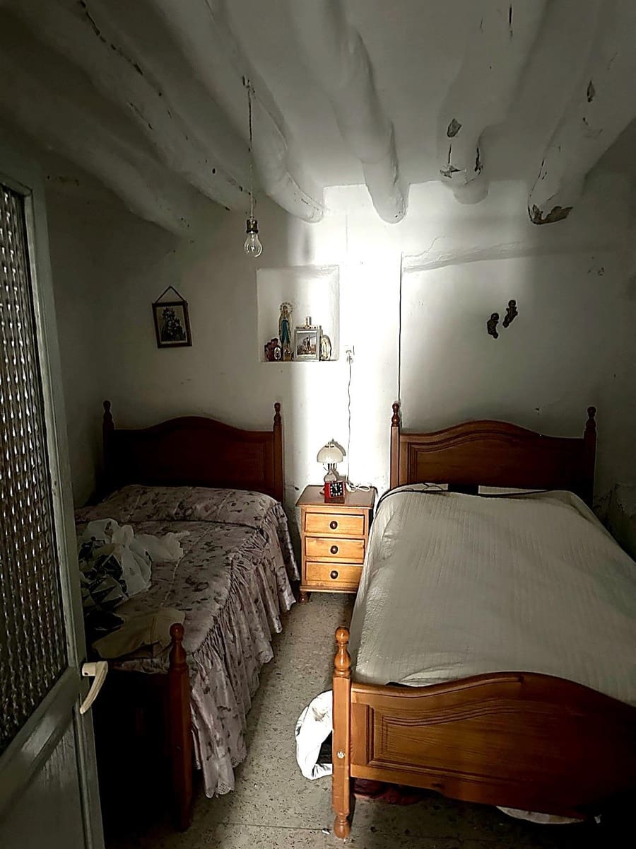 7 soveværelse Finca/Landehus til salg i Bayarque med garage - € 180.000 (Ref: 9645149)