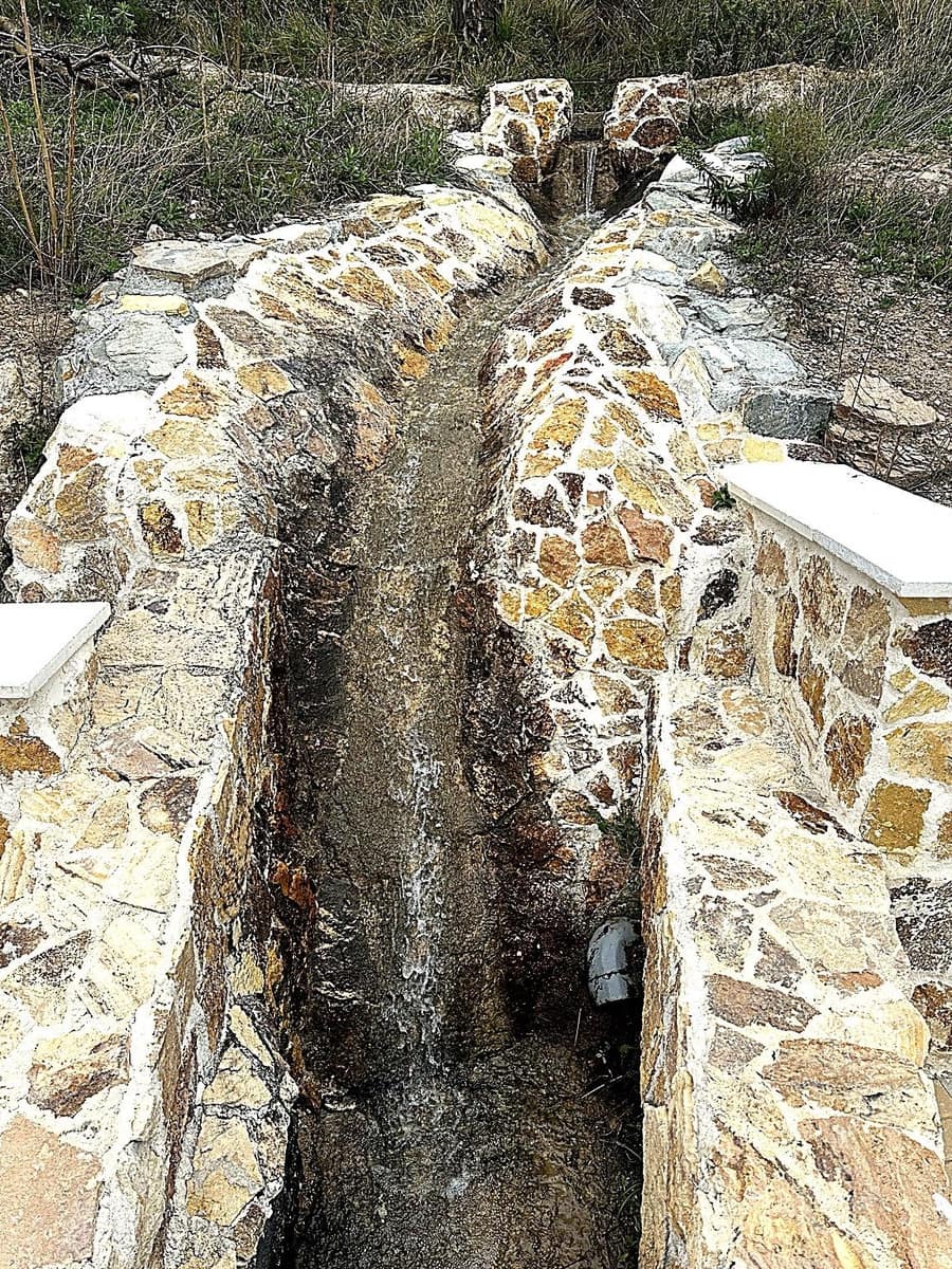 7 bedroom Finca/Country House for sale in Bayarque with garage - € 200,000 (Ref: 9645149)