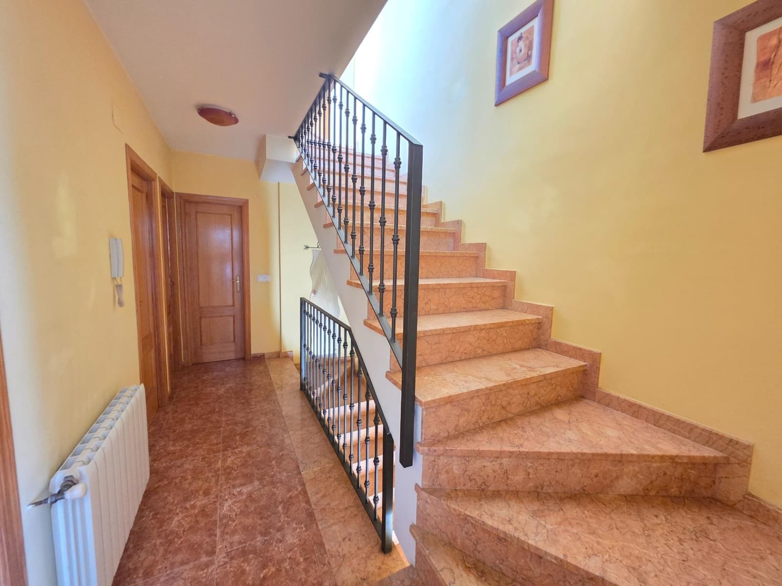 Adosado de 3 habitaciones en Cocentaina en venta con garaje - 179.000 € (Ref: 9656202)