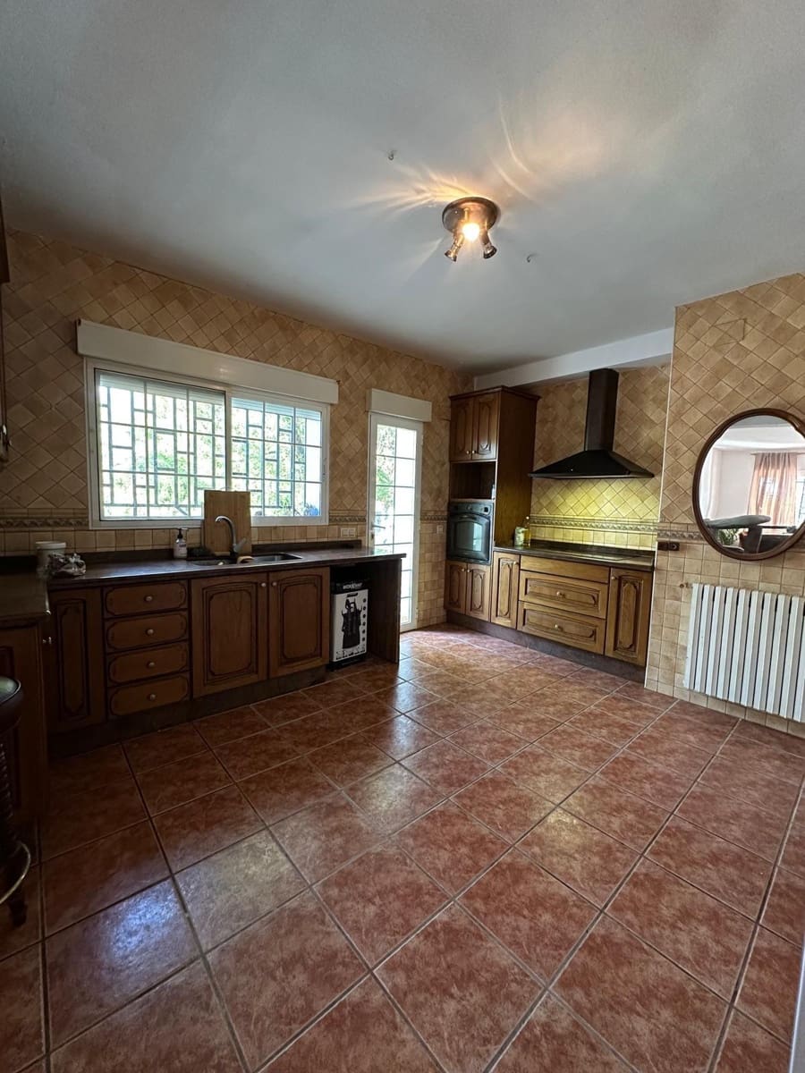 4 bedroom Villa for sale in Muro de Alcoy with pool - € 440,000 (Ref: 9726757)