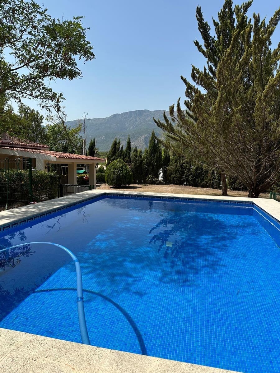 4 bedroom Villa for sale in Muro de Alcoy with pool - € 440,000 (Ref: 9726757)