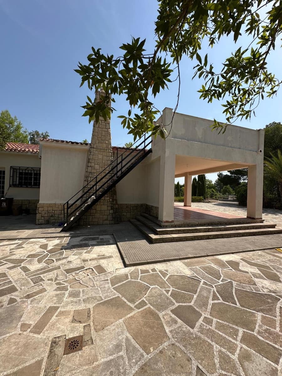 4 bedroom Villa for sale in Muro de Alcoy with pool - € 440,000 (Ref: 9726757)