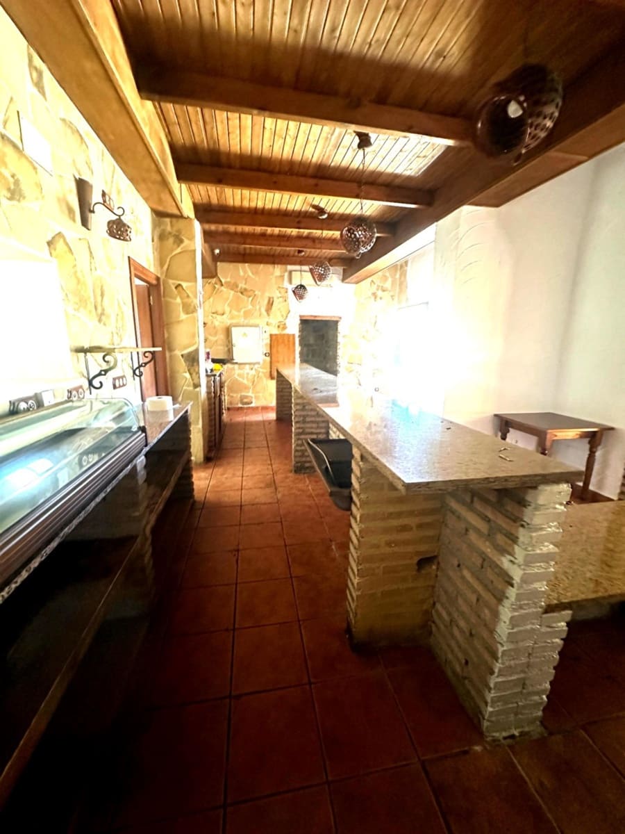 4 bedroom Villa for sale in Olula del Rio - € 300,000 (Ref: 9738934)