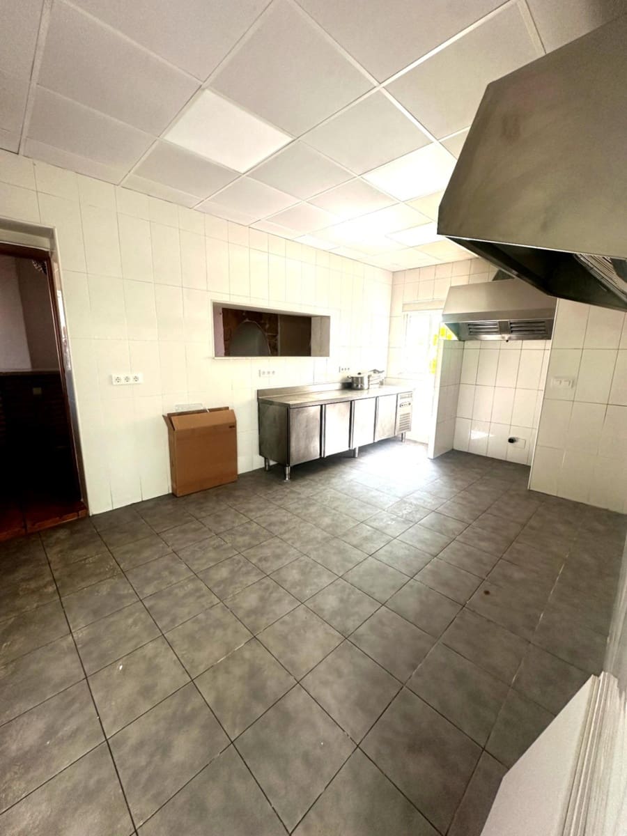 4 bedroom Villa for sale in Olula del Rio - € 300,000 (Ref: 9738934)