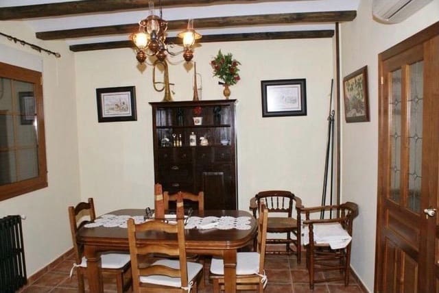 Casa de 5 habitaciones en Alcocer de Planes en venta - 260.000 € (Ref: 9738936)