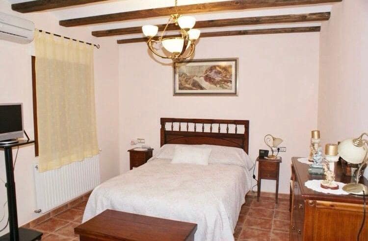 5 bedroom Townhouse for sale in Alcocer de Planes - € 260,000 (Ref: 9738936)