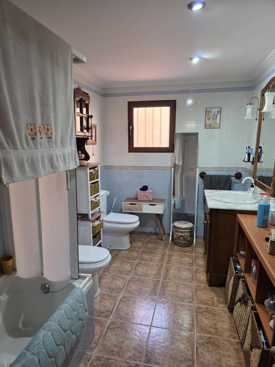 5 bedroom Townhouse for sale in Alcocer de Planes - € 260,000 (Ref: 9738936)