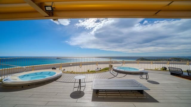 Apartamento de 3 habitaciones en Benidorm en venta con piscina - 1.065.000 € (Ref: 9812247)