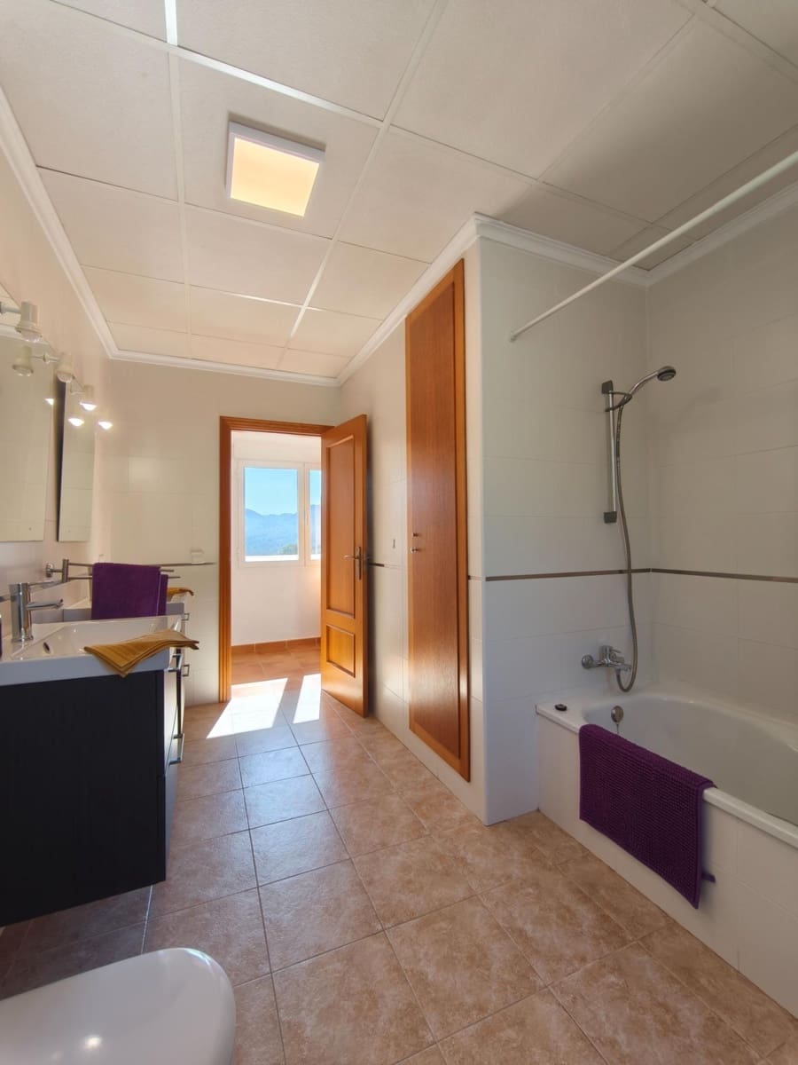 7 bedroom Villa for sale in Alcoy / Alcoi with pool garage - € 395,000 (Ref: 9831640)