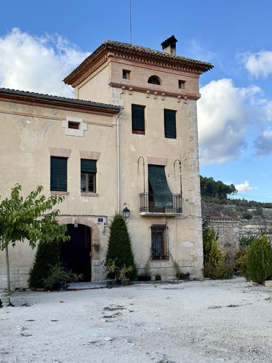 8 bedroom Villa for sale in Alcoy / Alcoi with garage - € 2,100,000 (Ref: 9833780)