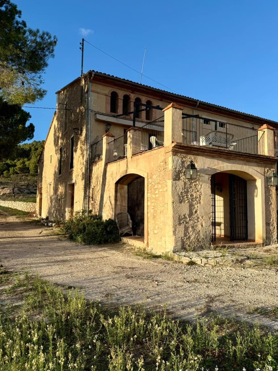 8 bedroom Villa for sale in Alcoy / Alcoi with garage - € 2,100,000 (Ref: 9833780)