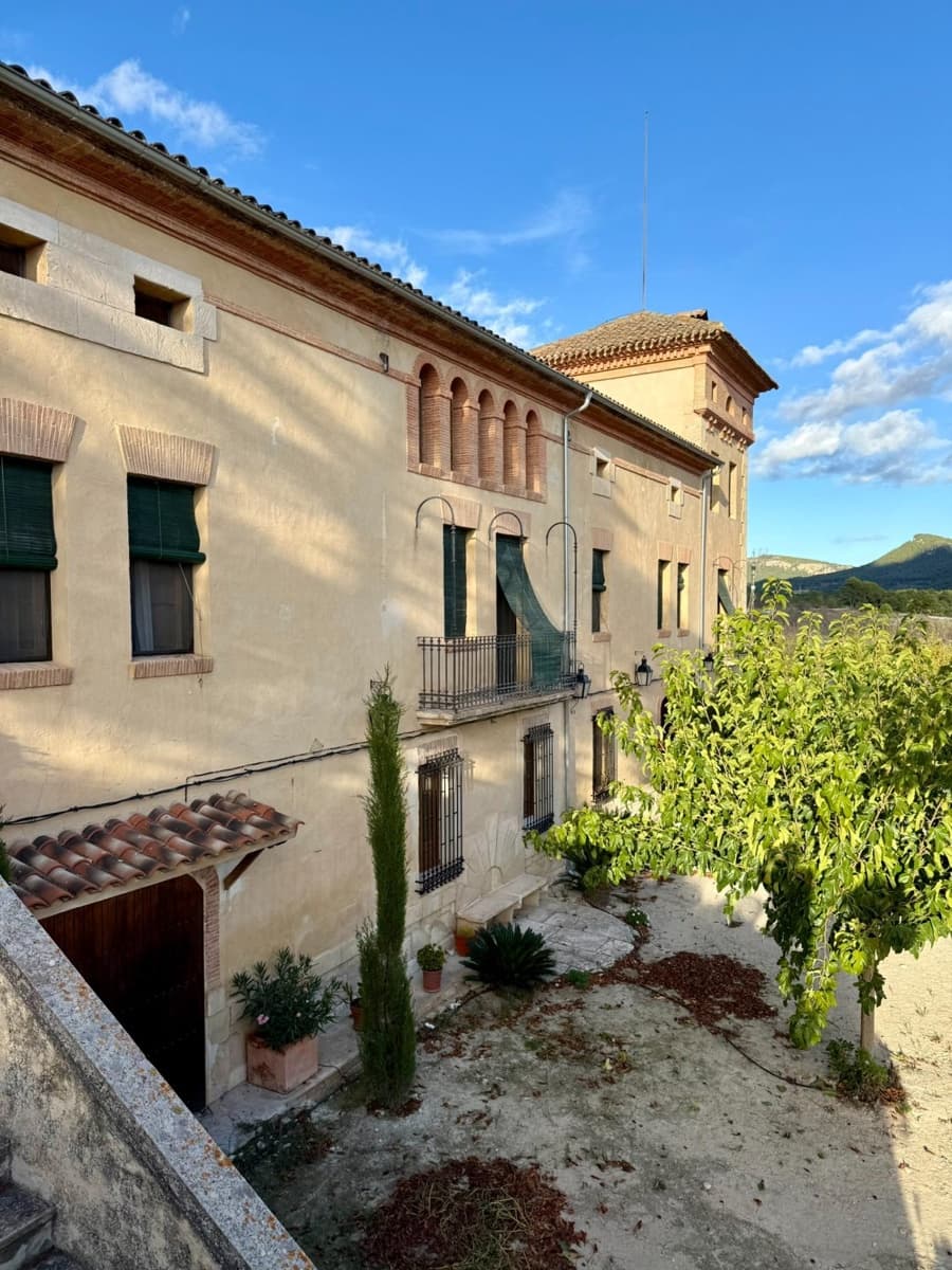 8 bedroom Villa for sale in Alcoy / Alcoi with garage - € 2,100,000 (Ref: 9833780)
