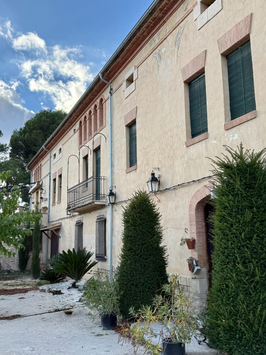 8 bedroom Villa for sale in Alcoy / Alcoi with garage - € 2,100,000 (Ref: 9833780)