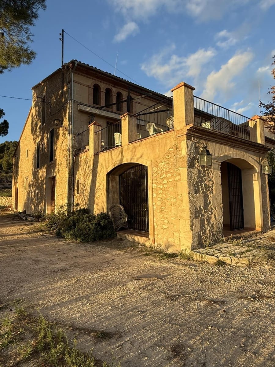 8 bedroom Villa for sale in Alcoy / Alcoi with garage - € 2,100,000 (Ref: 9833780)