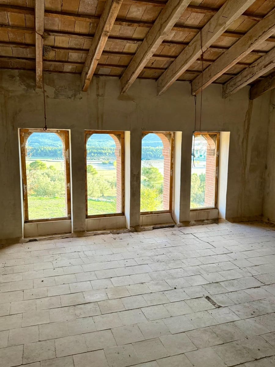 8 bedroom Villa for sale in Alcoy / Alcoi with garage - € 2,100,000 (Ref: 9833780)