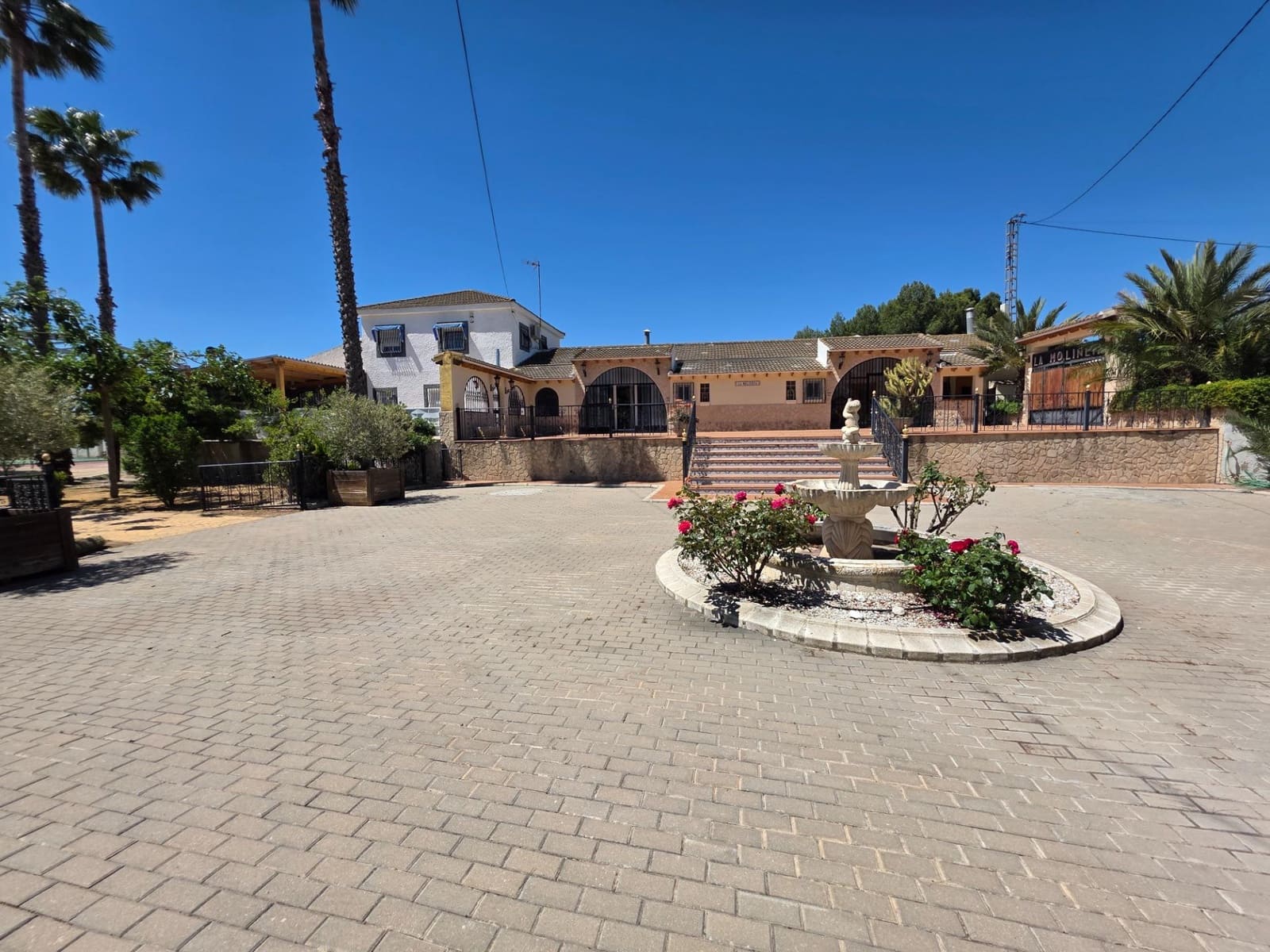 8 bedroom Finca/Country House for sale in Sax with pool garage - € 550,000 (Ref: 9865312)