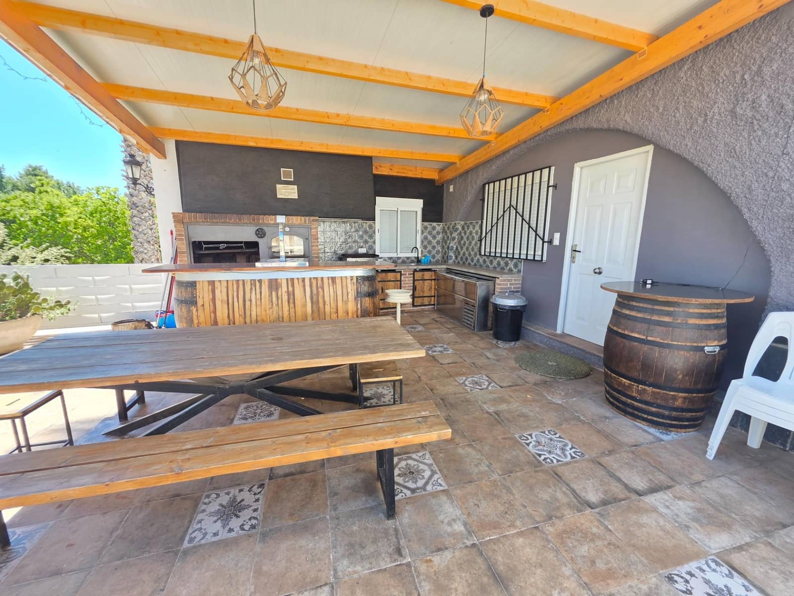 8 bedroom Finca/Country House for sale in Sax with pool garage - € 550,000 (Ref: 9865312)
