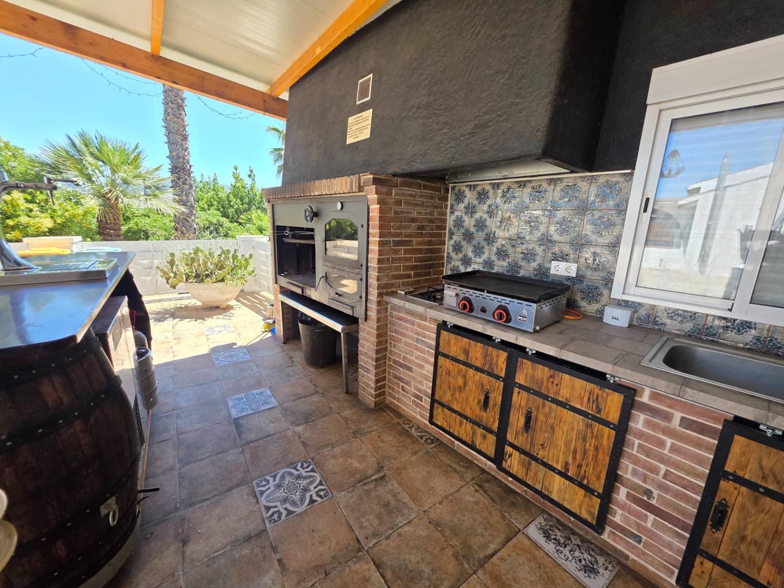8 bedroom Finca/Country House for sale in Sax with pool garage - € 550,000 (Ref: 9865312)