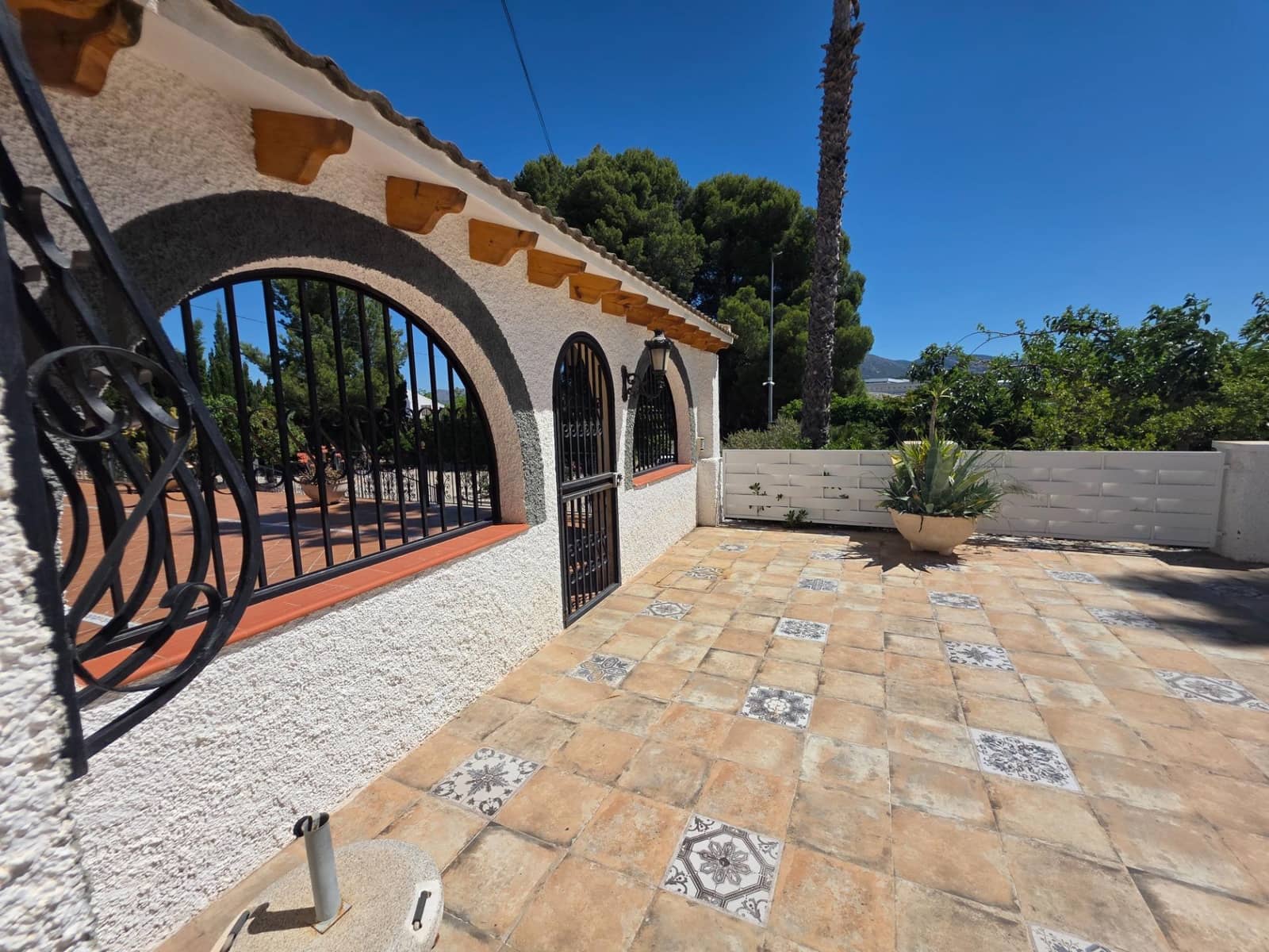 8 bedroom Finca/Country House for sale in Sax with pool garage - € 550,000 (Ref: 9865312)