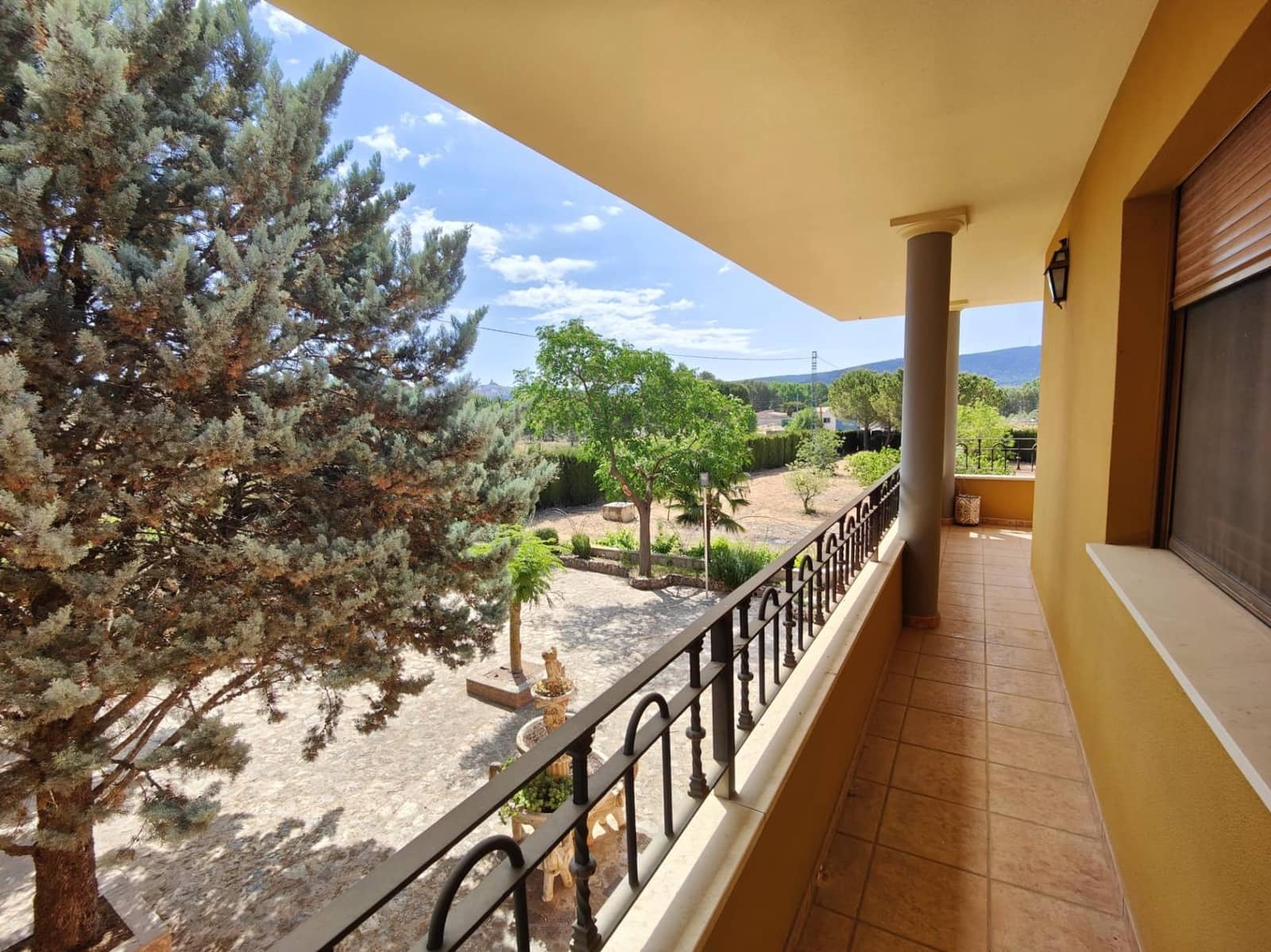 5 bedroom Villa for sale in Alcoy / Alcoi with pool garage - € 430,000 (Ref: 9911168)