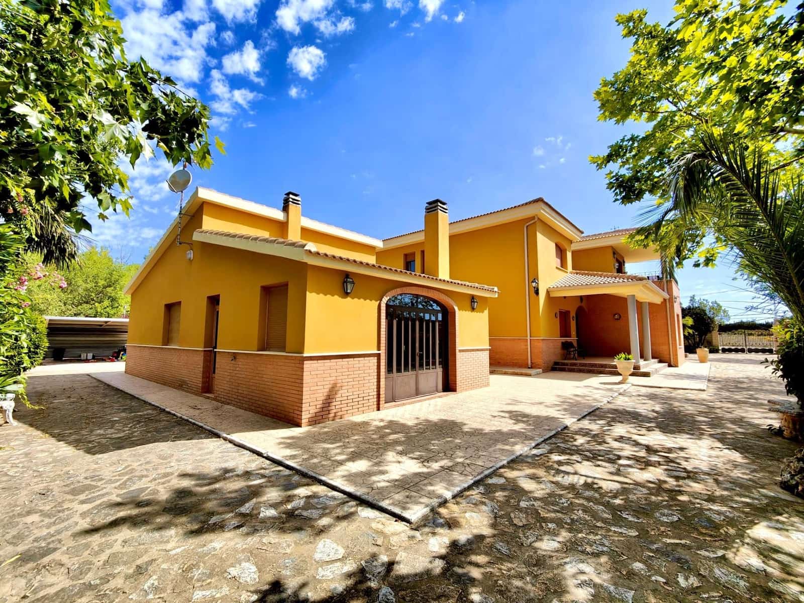 5 bedroom Villa for sale in Alcoy / Alcoi with pool garage - € 430,000 (Ref: 9911168)