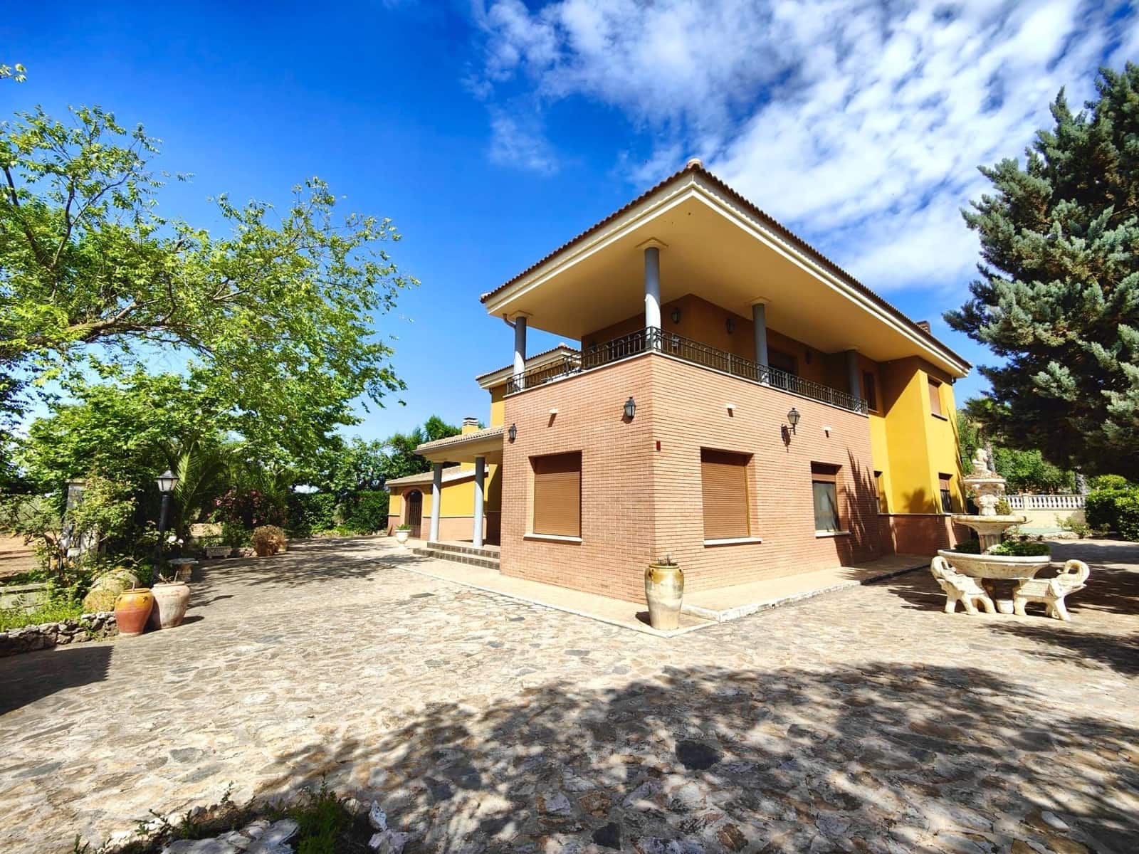 5 bedroom Villa for sale in Alcoy / Alcoi with pool garage - € 430,000 (Ref: 9911168)