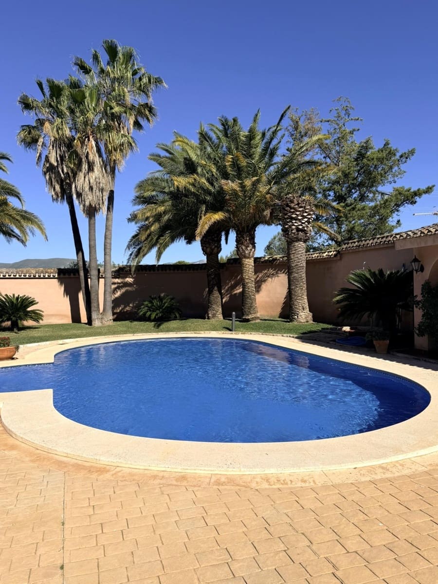 4 bedroom Villa for sale in Cocentaina with pool garage - € 695,000 (Ref: 9913274)