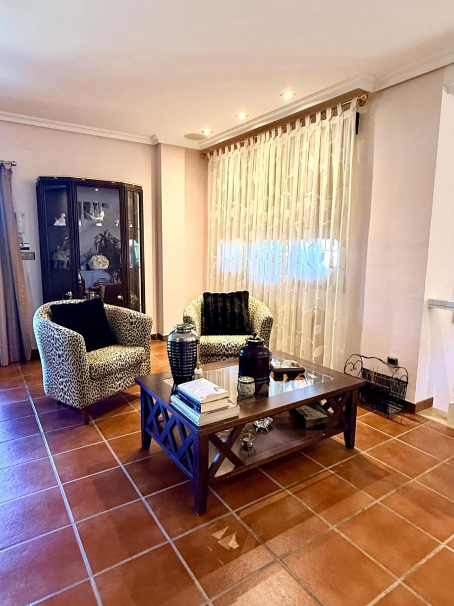 4 bedroom Villa for sale in Cocentaina with pool garage - € 695,000 (Ref: 9913274)