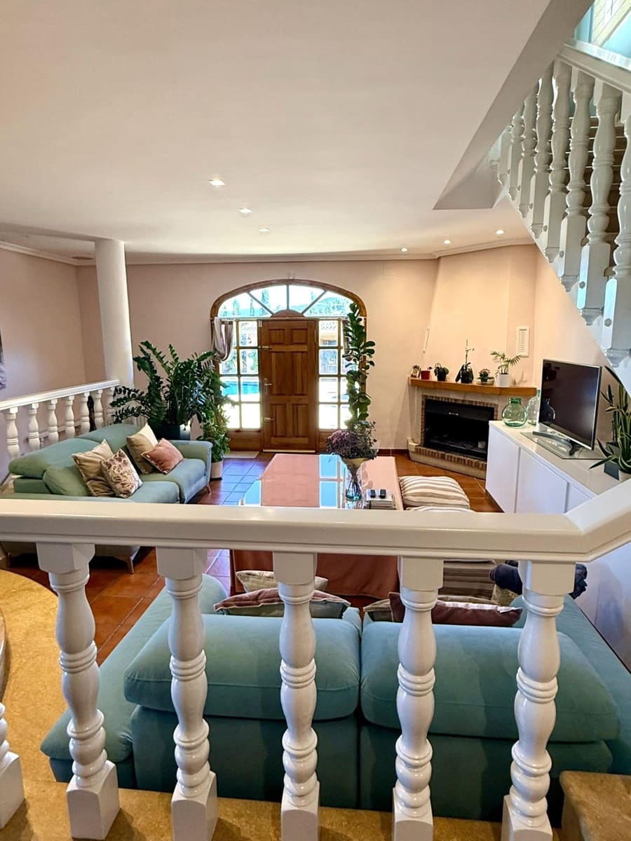 4 bedroom Villa for sale in Cocentaina with pool garage - € 695,000 (Ref: 9913274)